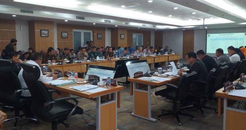 Rapat Koordinasi Badan Anggaran Komisi A dengan mitra eksekutif bahas RAPBD TA 2025, Jum'at (25/10/2024). *ric/andreas