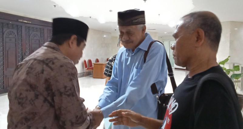 Pengamat Kebijakan Publik Amir Hamzah bersama Ketua DPRD DKI Jakarta Khoiruddin dan Pemred realitasindonesia.com. *RIC/kirman