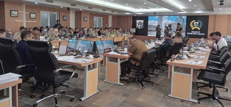Rapat Komisi A dengan OPD DKI Jakarta dalam pembahasan Rancangan KUA & PPAS TA 2026, Selasa (5/7/2025), di DPRD DKI Jakarta. *andreas/ric