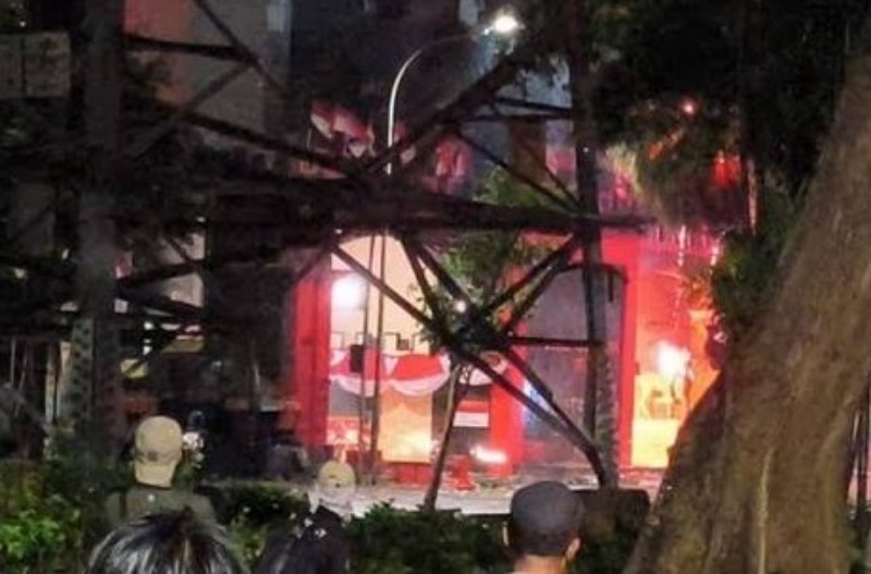 Mako Brimob Kwitang terbakar, Jum'at (29/8/2025). *ist