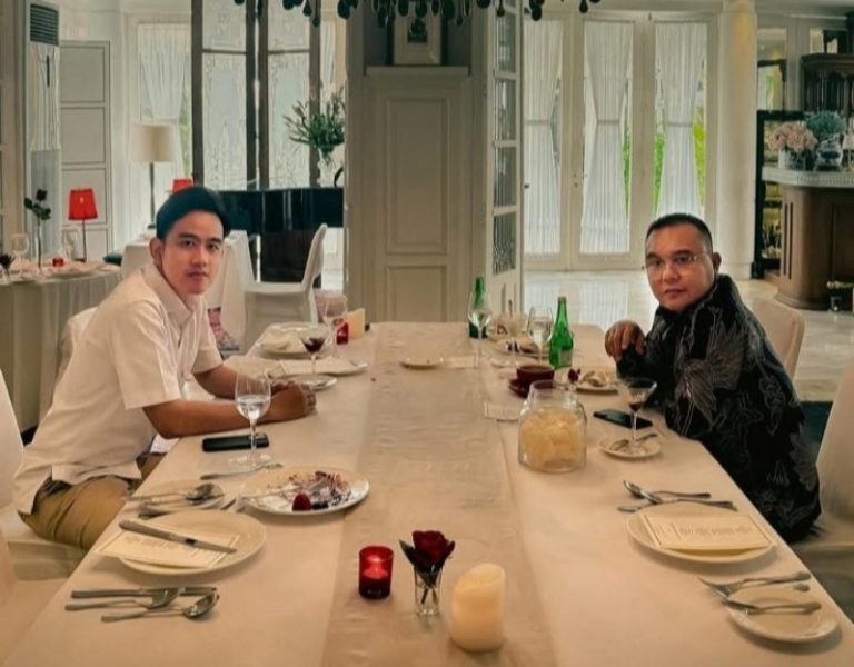Wakil Presiden Gibran Rakabuming Raka bersama Sufmi Dasco Ahmad, Wakil Ketua DPR RI sekaligus Ketua Harian DPP Partai Gerindra, dalam kesempatan makan siang, baru - baru ini. *ist