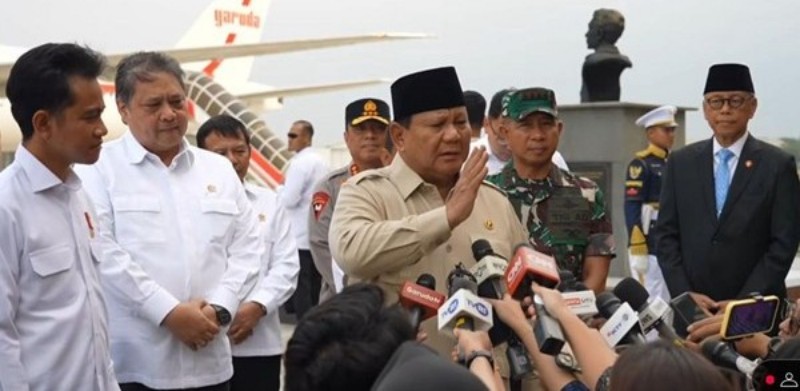 Presiden Prabowo tiba di tanah air usai lawatan 4 negar, Sabtu (27/9/2025). Dalam kesempatan tersebut, Presiden Prabowo ditanya soal permasalahan Program Makan Bergizi Gratis (MBG) yang berujung pencabutan ID Card Wartawati. *ist