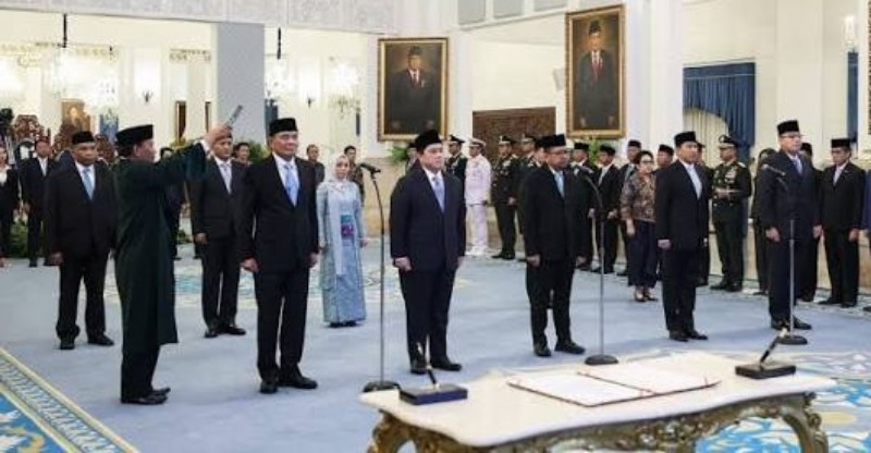 Presiden Prabowo Subianto melantik sejumlah menteri di Istana Negara, Rabu (17/9/2025). Satu diantara menteri tersebut Jenderal (Kehormatan) Djamari Chaniago menggantikan Jenderal (Pol) Budi Gunawan. Reshuflle jilid 2 ini ditengarai mulai menggeser Geng Solo. *ist