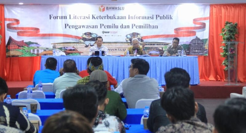 Bawaslu RI menggelar “Forum Literasi Informasi Publik Pengawasan Pemilu dan Pemilihan”, Kamis (9/10/2025) di Singkawang, Kalimantan Barat. *Ist