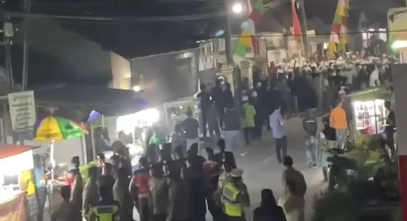 Dua organisasi masyarakat (ormas), Perjuangan Walisongo Indonesia Laskar Sabilillah (PWI LS) dan Front Persaudaraan Islam (FPI), terlibat bentrok saat acara pengajian Habib Rizieq di Pemalang. *Ilustrasi/ist