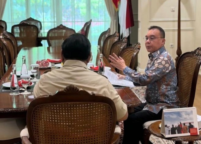 Presiden Prabowo Subianto undang Sufmi Dasco ke Widya Chandra bahas program strategis nasional, Rabu (29/10/2025). *ist