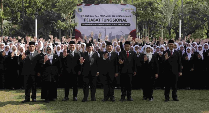 Pelantikan pejabat di lingkungan Pemprov DKI Jakarta. Isu jual beli jabatan menyeruak, isu lama bagai menutupi bangkai yang akhirnya tercium juga. *Ist
