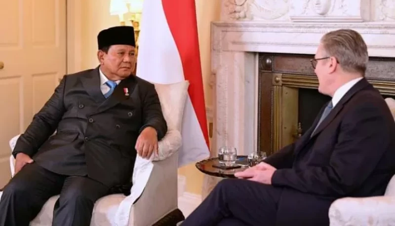 Presiden Prabowo melakukan pertemuan dengan Perdana Menteri Inggris . *biro setpres.