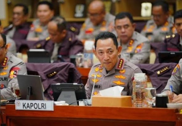 Kapolri Jenderal Listyo Sigit Prabowo menegaskan institusi Polisi tetap dibawah Presiden bukan kementerian saat rapat dengan Komisi III DPR, Senin (25/1/2026). *Ist