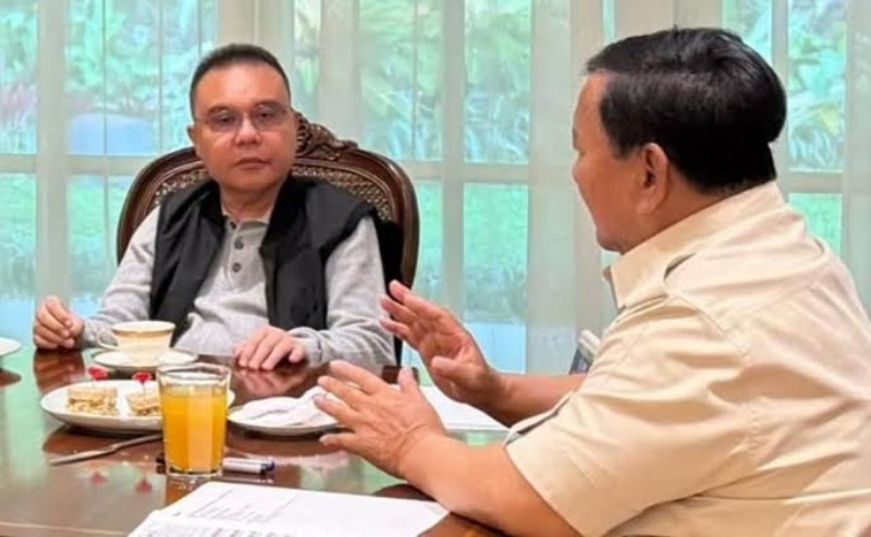 Presiden Prabowo Subianto melakukan pertemuan terbatas dengan Satgas Pemulihan Pasca-bencana Sumatera yang dipimpin Sufmi Dasco Ahmad di kediaman resmi Presiden di Kompleks Widya Chandra, Jum''at (2/1/2026). *Foto: Setneg