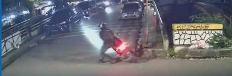 Potongan video Wakil Koordinator Komisi untuk Orang Hilang dan Korban Tindak Kekerasan (KontraS) Andrie Yunus, disiram air keras, baru - baru ini. *Ist