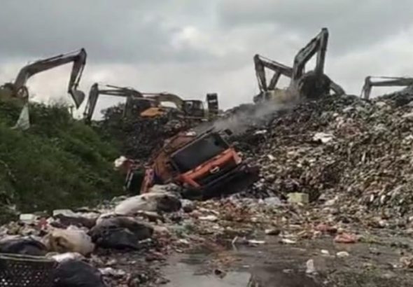 Zona 4A TPST Bantar Gebang alami longsor, beberapa waktu lalu. Dampaknya, daya tampung sampah berkurang. *Ist