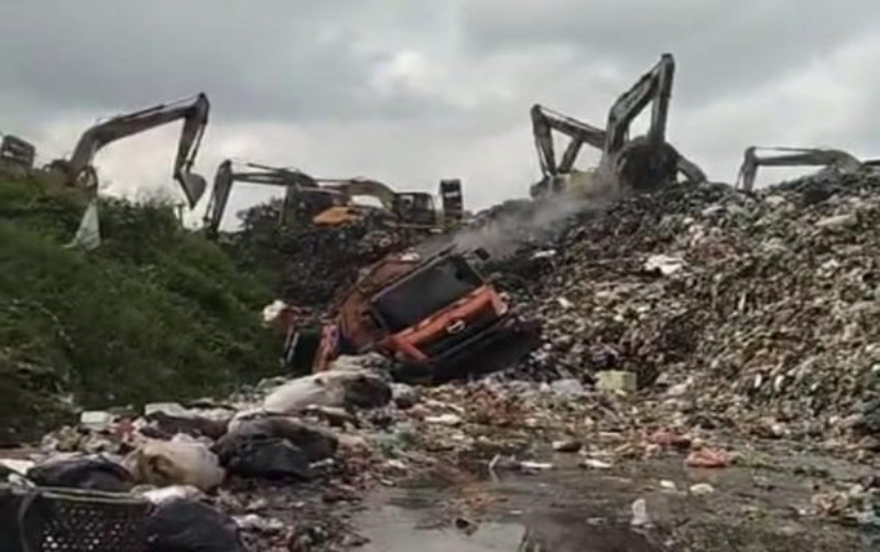 Zona 4A TPST Bantar Gebang alami longsor, beberapa waktu lalu. Dampaknya, daya tampung sampah berkurang. *Ist