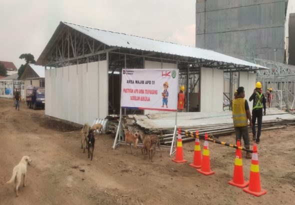 Usai kunjungan Presiden Prabowo Subianto ke kawasan bantaran rel kereta api Senen, Jakarta Pusat, Kementerian BUMN dan PKP bergerak cepat membangun hunian layak huni di lahan bekas Pool Bus PPD. Sedikitnya akan dibangun 300 unit hunian layak huni bagi warga di sana, Senin (6/4/2026). *RIC/asep