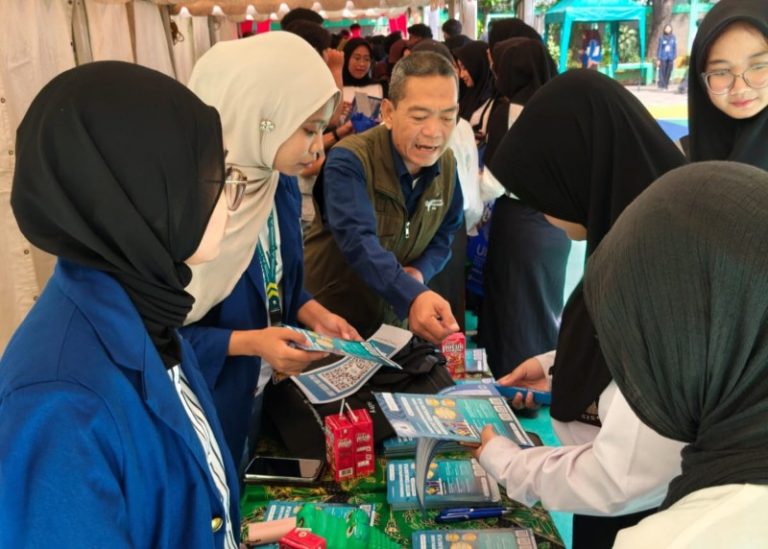 Program Ikatan Kerja ITPLN Diperpanjang, Siswa SMK 42 Jakarta Dalami Prospek Karir