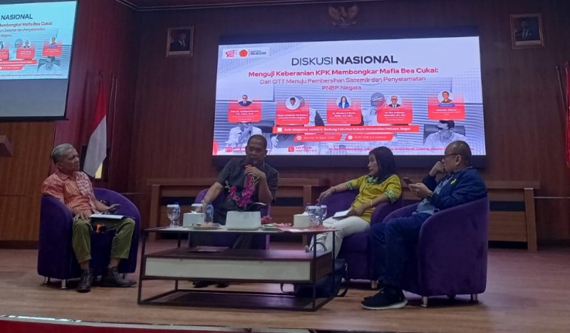 Diskusi bertema “Menguji Keberanian KPK Membongkar Mafia Bea Cukai: Dari OTT Menuju Pembersihan Sistemik dan Penyelamatan PNBP Negara” yang digelar di Fakultas Hukum Universitas Pakuan, Kamis (16/4/2026). *Ist