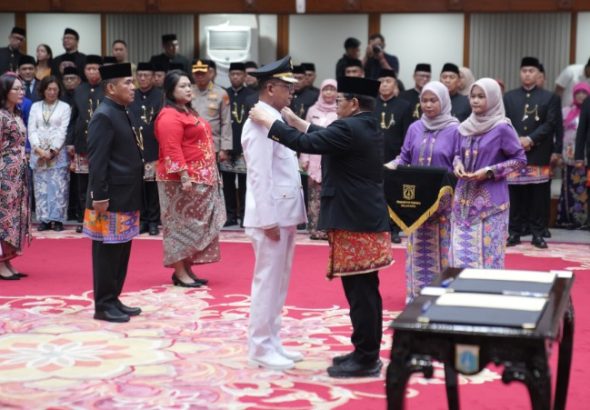 Gubernur DKI Jakarta Pramono Anung melantik sebelas pejabat. Pelantikan pejabat kali ini, pelantikan pejabat model baru, pejabat tidak langsung menduduki kursi jabatannya. * Ist