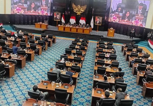 Rapat Badan Musyawarah (Bamus) DPRD DKI Jakarta yang dipimpin Ima Mahdiah mensahkan pergantian Ketua DPRD DKI Jakarta dari Khoiruddin kepada Suhud Alynudin, di Ruang Sidang Paripurna DPRD DKI, Kamis (30/4/2026). *ric/andreas
