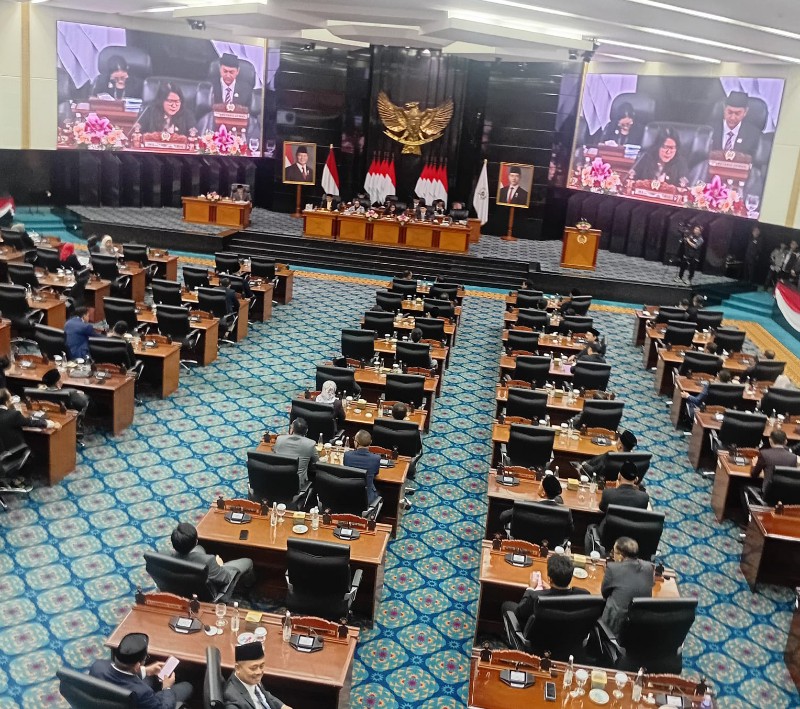 Rapat Badan Musyawarah (Bamus) DPRD DKI Jakarta yang dipimpin Ima Mahdiah mensahkan pergantian Ketua DPRD DKI Jakarta dari Khoiruddin kepada Suhud Alynudin, di Ruang Sidang Paripurna DPRD DKI, Kamis (30/4/2026). *ric/andreas