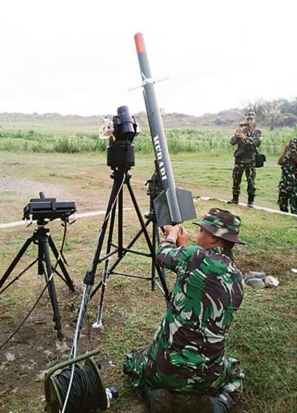 Uji Tembak Rudal Merapi, rudal anti-pesawat jenis Man-Portable Air Defense System (MANPADS) tipe panggul dengan jangkauan sekitar 6 kilometer, buatan mahasiswa - mahasiswi Universitas Ahmad Dahlah (UAD). *Ist