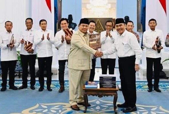 Presiden Prabowo Subianto menerima Komisi Percepatan Reformasi Polri (KPRP) di Istana Negara, Selasa (5/5/2026). *Ist