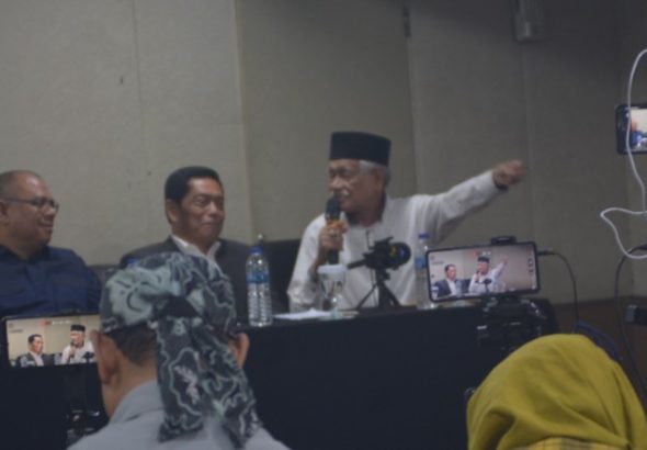 Amir Hamzah, Pengamat Intelijen dan Geopolitik, minta Presiden Prabowo Subianto untuk membersihkan kabinetnya dari koruptor dan pengaruh mantan Presiden Joko Widodo, dalam Diskusi bertema:Apakah Gerakan Pemakzulan Prabowo Itu Realistis?” digelar pada Kamis (7/5/2026). *ric/kirman
