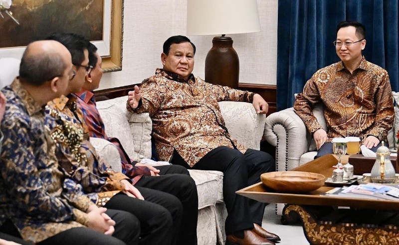 Presiden Prabowo menerima delegasi Hisense di Kertanegara menyaksikan penandatanganan MoU dengan Danantara. *Ist.