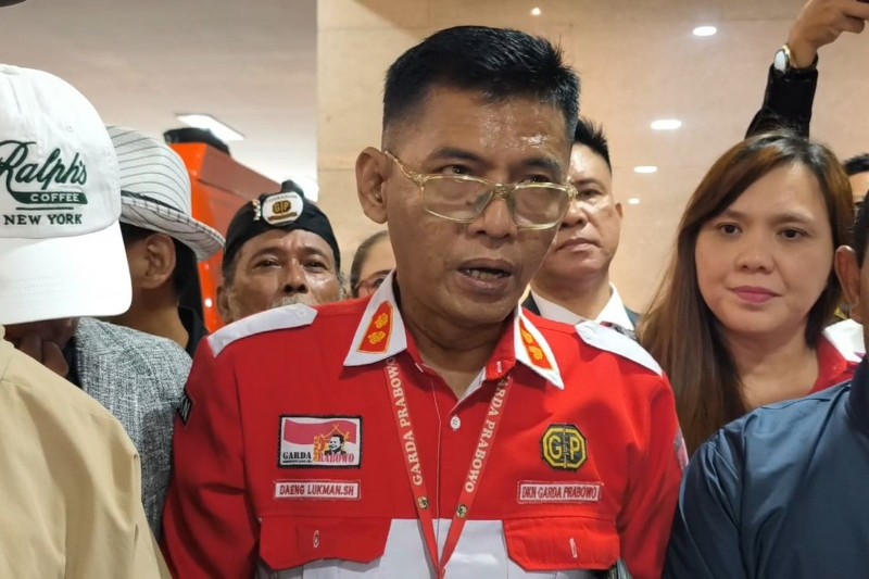 Kelompok simpatisan Presiden Prabowo melaporkan mantan Ketua BEM UGM Tiyo Ardianto ke Bareskrim Polri. *Ist
