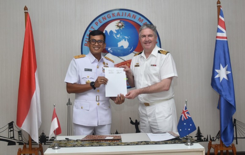 Pertemuan Kapusjianmar Seskoal Laksma TNI Salim dan Kepala SPC-A Kapten Bernard Roy Dobson, menyikapi perkembangan kawasan Indo-Pasifik. *Ist