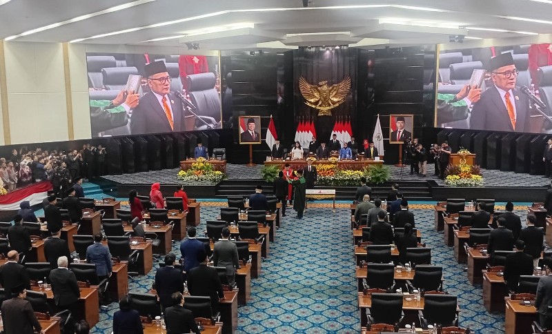 Suhud Alynudin, anggota Fraksi PKS, sah sebagai Ketua DPRD DKI seusai Pelantikan dalam Rapat Paripurna DPRD DKI Jakarta, Senin (8/6/2026). *ric/andreas