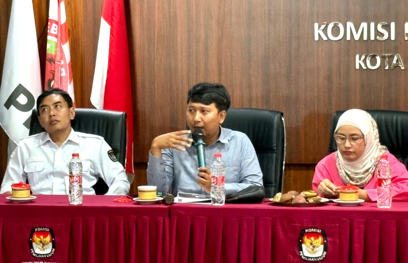 Koordinator Divisi Teknis Penyelenggara KPU Kota Jakarta Selatan, Fachmi Hidayat, tengah menjelaskan verifikasi Parpol untuk Pemilu 2029. *Ist