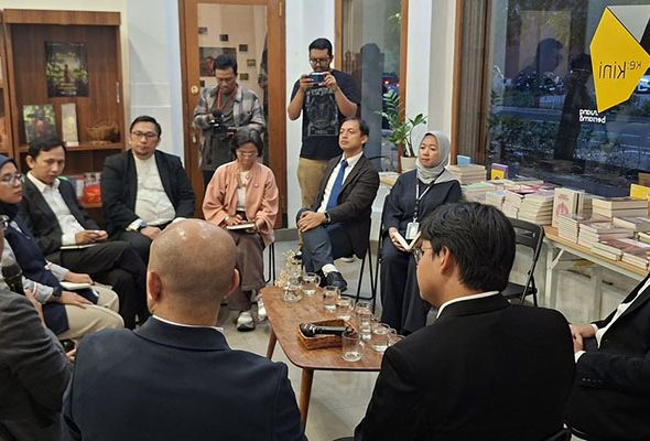 Kabinet Bayangan bentukan koalisi masyarakat sipil diumumkan pada Juli 2026 dengan menunjuk Feri Amsari sebagai Menteri Sekretaris Negara serta melibatkan sejumlah akademisi dan profesional untuk mengisi berbagai posisi kementerian. *ist