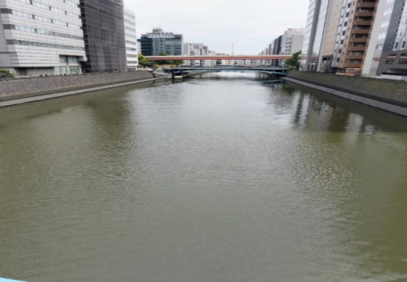 Sungai-sungai di kota Jepang sangat bersih. Sulit menemukan adanya sampah dari plastik atau sampah organik (sisa makanan, daun), apalagi limbah B3 (bahan berbahaya dan beracun). *Ist