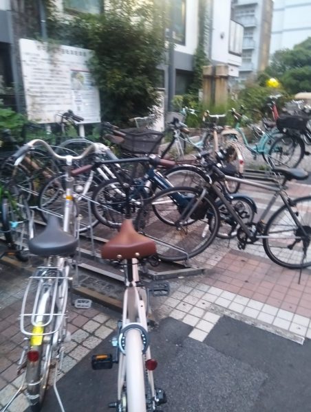 Tempat sewa dan parkir sepeda banyak ditemukan di berbagai pemukiman dan sekitar perkantoran serta pembelanjaan Jepang. *Ist