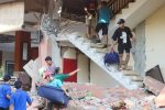 Gempa berkekuatan 7,7 Magnitudo mengguncang NTT dan berpotensi tsunami ke NTB dan Sulawesi Selatan. Gempa juga menghancurkan sejumlah bangunan. *foto:cnbcindonesia