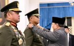 Presiden Prabowo Subianto resmi melantik Jenderal TNI Tandyo Budi Revita sebagai Kepala Staf Angkatan Darat (KSAD) yang baru di Istana Negara, Jakarta, pada Kamis (15/102026). *Ist