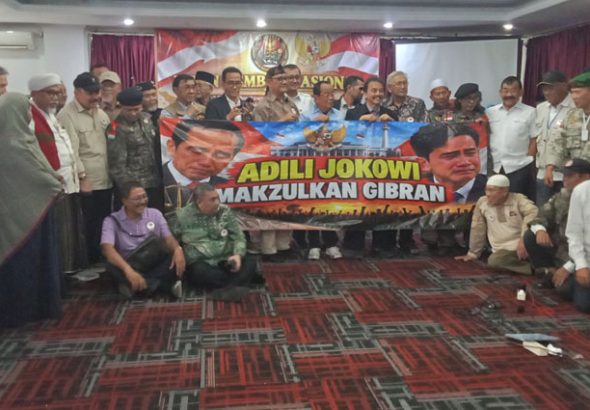 Kaukus Daulat Rakyat mendorong agar DPR segera memakzulkan Wakil Presiden Gibran Rakabuming Raka karena MK memutuskan Gibran tidak memiliki ijazah yang dipersyaratkan. *kirman