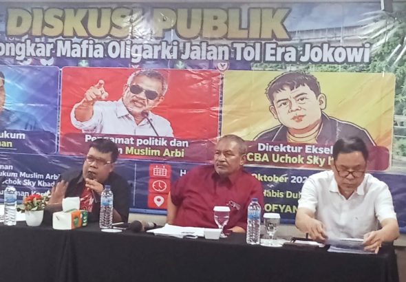 Muslim Arbi dan Ucok Sky Kadafi dalam Diskusi mengenai Konsesi Jalan Tol yang Dikelola PT CMNP, di Jakarta. *otto/ric